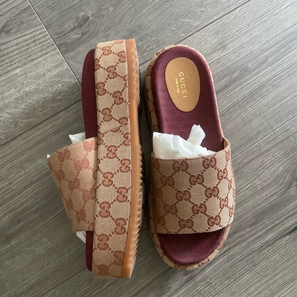 SOLD Women's Original GG slide sandal Size : 38 - Picture 6 of 6